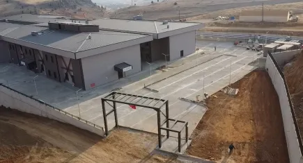 Nurhak Acil Durum Hastanesi hasta kabulüne hazırlanıyor