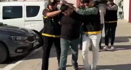 Adana’da dehşet: Evine ve otomobiline ateş ettiler, 500 bin dolar haraç istediler