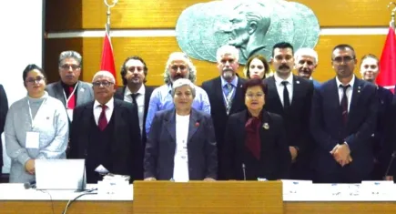 CHP Bornova’dan eğitim paneli: Sorun paydaşlarla çözülür