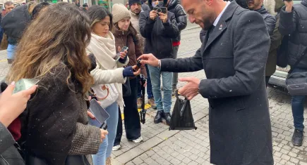 Zafer Partisi’nden kadınlara yasaklı biber gazı ikramı