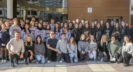 Öğrencilerden şiddetle mücadeleye dair güçlü sloganlar