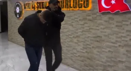 İzmir haber: Polisin durdurduğu kişiden 3 Milyon TL’lik döviz ve ziynet eşyası çıktı