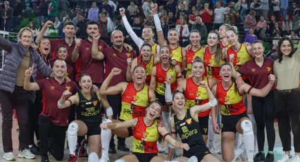 İzmir'in Sultanları evinde Sakarya'yı ağırlıyor