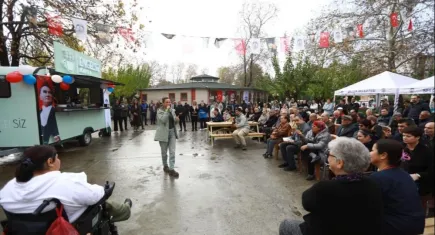 Engelleri aşan ‘Engelsiz Kafe’ Selçuk’ta açıldı