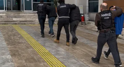 İzmir haber: Hayvan damında yasaklı madde ticareti