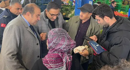 CHP’li isimler pazarın nabzını tuttu
