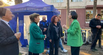 Karabağlar’da belediye hizmeti parklara taşındı