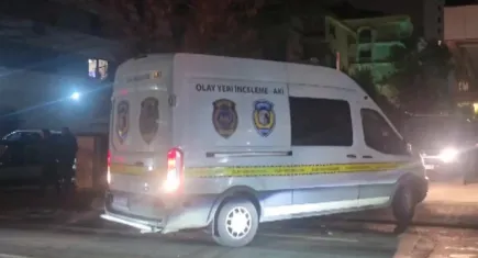 Emlakçı kavgasında kan aktı