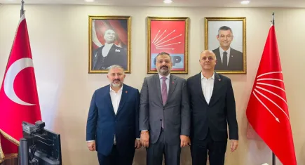 Ümit Özlale’den CHP’ye ziyaret turları