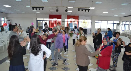 Manisa'da ‘Roman Buluşması ve Sağlık Şenliği’ renkli anlara sahne oldu