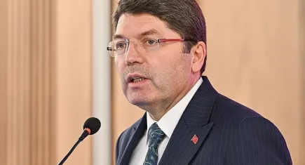 Bakan Tunç'tan 17-25 Aralık mesajı: Hiçbir zaman milli irade bayrağını yere düşürmedik!