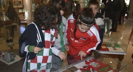 Öğrenciler KSK Müzesi'ni geziyor