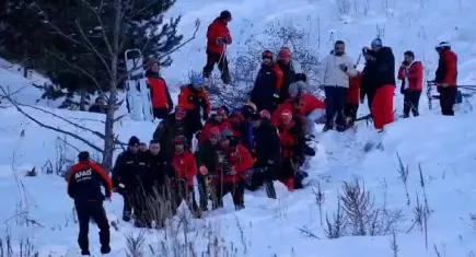 Palandöken Kayak Merkezi'nde çığ düştü! Ölü ve yaralılar var