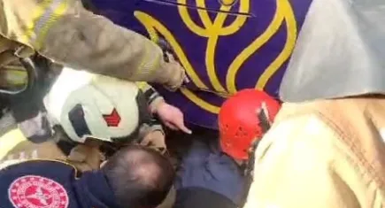 İstanbul'da feci kaza: Karşıdan karşıya geçmek isterken tramvayın altında kaldı