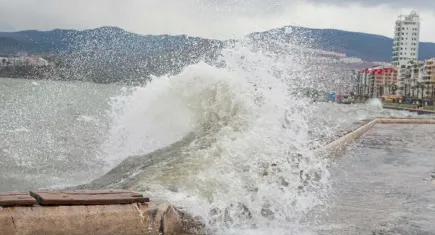 İzmir Valiliği’nden Ege Denizi için kuvvetli fırtına uyarısı!