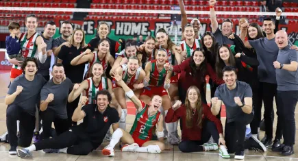 Karşıyaka filede Vakıfbank'ı ağırlıyor