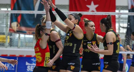 İzmir'in Sultanları, Vakıfbank'ı ağırlıyor