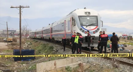 Denizli’de feci kaza: Karşıya geçmek isterken trenin altında kaldı