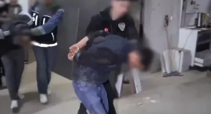 Zehir tacirlerine dev operasyon!