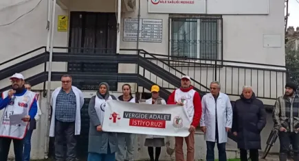 TTB AHEK ve SES’in Vergide Adalet eylemleri 43. haftasında da devam etti