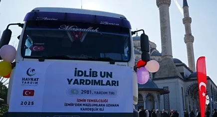 İzmir'den Suriyeliler için 1 un tırı Hatay'a gönderildi