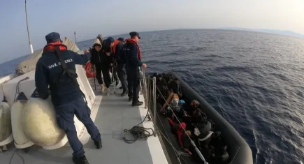 İzmir haber: 32 düzensiz göçmen yakalandı