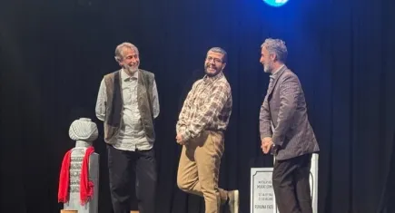"Evlen Zaman İçinde" tiyatroseverlerle buluştu