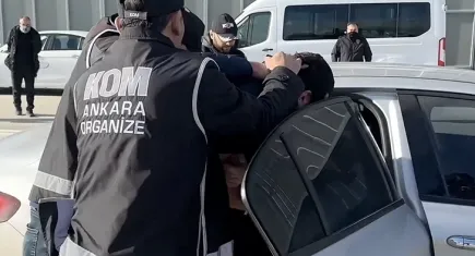 Kırmızı bültenle aranıyordu: Suç örgütü elebaşı Türkiye'ye getirildi