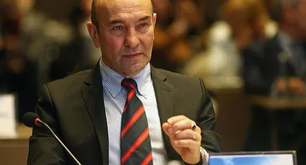 Tunç Soyer'den genç teğmenlere destek çağrısı