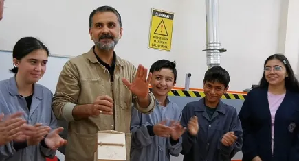 Öğrenciler yarıyıl tatilinde zanaat atölyelerinde mesleki beceri ediniyor
