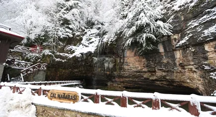 Doğu Karadeniz'in gözdesi Çal Mağarası, 173 bin ziyaretçi ile rekor kırdı