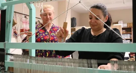 Yozgatlı kadınlar, dokuma kursuyla hem ekonomilerine katkı sağlıyor hem kültürü yaşatıyor