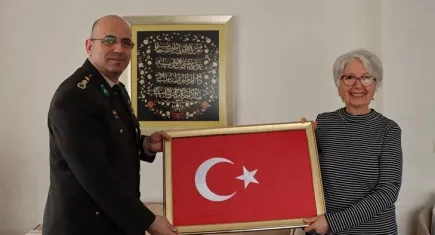 Mehmetçiğe destek veren emekli öğretmene anlamlı ziyaret