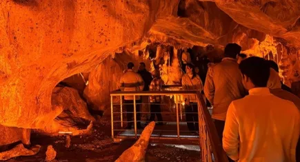 Tulumtaş Mağarası'nda hafta sonu yoğunluğu