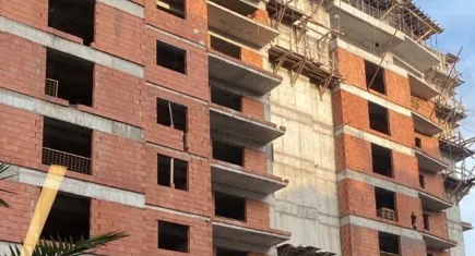 İzmir'de 53 yaşındaki işçi düşerek hayatını kaybetti