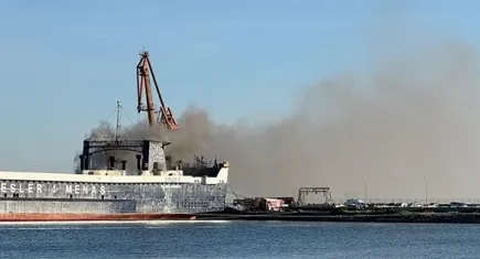 Samsun Limanı'nda gemi yangını!