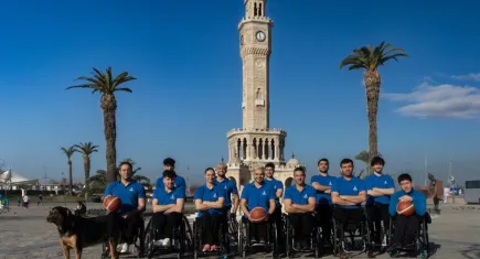 İzmir'in Cesur Yürekleri, Avrupa'da