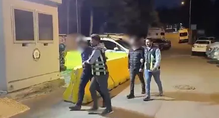 Trafikte birbirleriyle yarıştılar, yolcuları tehlikeye attılar: O minibüs şoförlerine 28 bin lira ceza