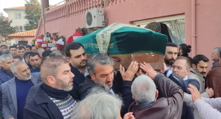 AK Parti Ödemiş Kadın Kolları Başkanı Leyla Köroğlu'nun cenazesi toprağa verildi