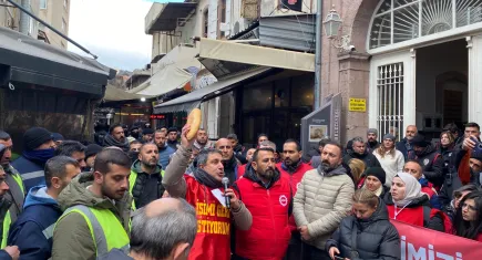 İzmir’de kriz büyüyor: Taşeron İşçiler Egemenlik Binası’nda eylemlerine devam ediyor