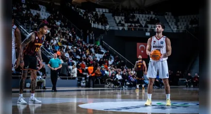 Tarzanlar, Galatasaray'a kaybetti