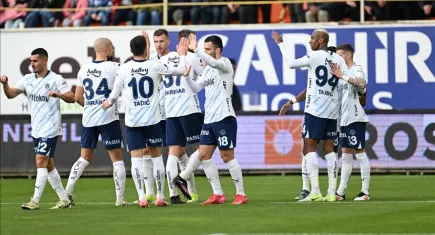 Fenerbahçe’den deplasmanda 3 puan: Zirve yarışında hata yapmadı