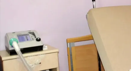 Elektrikte yeni düzenleme: Cihaza bağlı hastalar elektrikte yeni tarifeden muaf olacak.