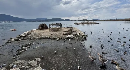 Muğla’da endişelendiren görüntü: Deniz suyu 5 metre çekildi, adacıklar oluştu