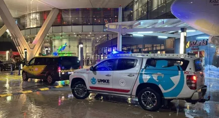 Alışveriş merkezinde çıkan yangın söndürüldü