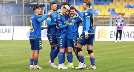 Menemen FK, seri peşinde
