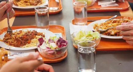'Mukbang' akımı sağlığınızı tehdit ediyor