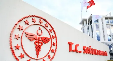 Sağlık Bakanlığından sağlık çalışanlarına yönelik açıklamalarda "hassasiyet" çağrısı