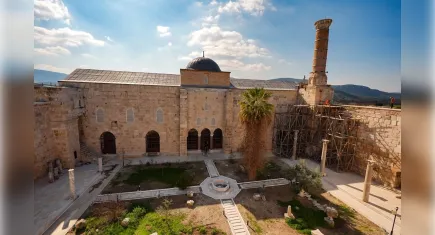 650 yıllık İsa Bey Camisi ilk teravihte açılacak
