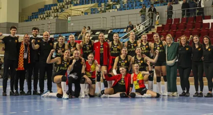 Göztepe voleybolda galip